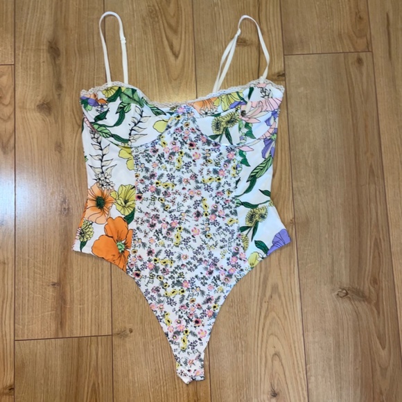 AFRM Liam Bodysuit - Picture 5 of 11